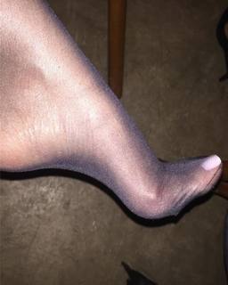 Karin Klemp feet photo thumbnail