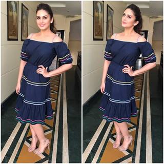 Huma Qureshi feet photo thumbnail