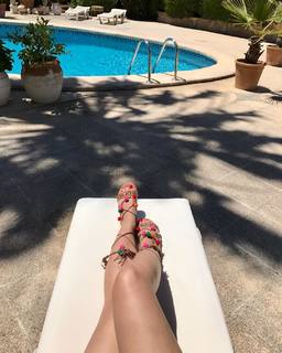 Daniela Katzenberger feet photo thumbnail