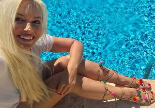 Daniela Katzenberger feet photo thumbnail