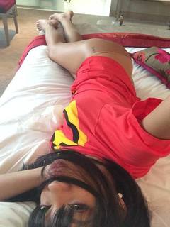 Rihanna feet photo thumbnail