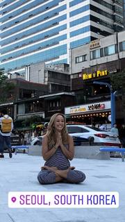 Kino MacGregor feet photo thumbnail