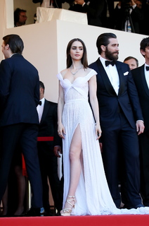Lily Collins feet photo thumbnail