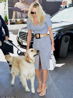 Pamela Anderson feet photo thumbnail