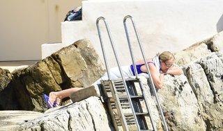 Emma Thompson feet photo thumbnail