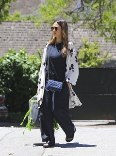 Jessica Alba feet photo thumbnail