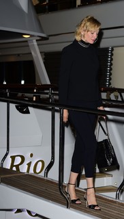 Uma Thurman feet photo thumbnail