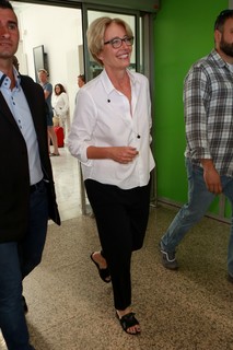 Emma Thompson feet photo thumbnail