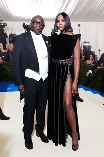 Naomi Campbell feet photo thumbnail