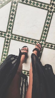 Shay Mitchell feet photo thumbnail