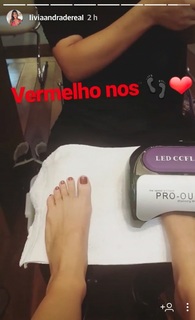 Lívia Andrade feet photo thumbnail
