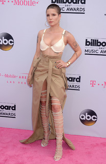 Halsey feet photo thumbnail