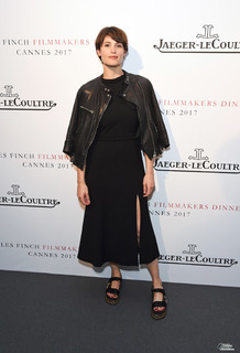 Gemma Arterton feet photo thumbnail