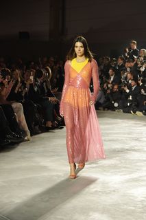 Kendall Jenner feet photo thumbnail