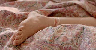 Serenay Sarikaya feet photo thumbnail