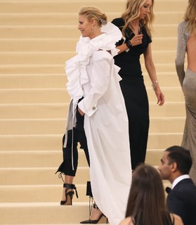 Claire Danes feet photo thumbnail