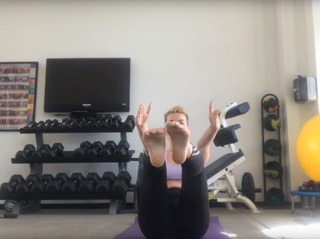 Katy Perry feet photo thumbnail