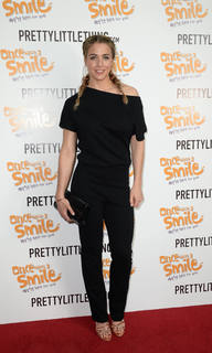 Gemma Atkinson feet photo thumbnail