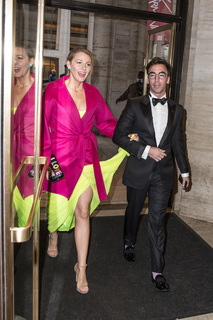 Blake Lively feet photo thumbnail