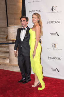 Blake Lively feet photo thumbnail