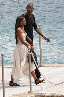 Naomi Campbell feet photo thumbnail