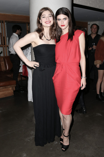 Alexandra Daddario feet photo thumbnail