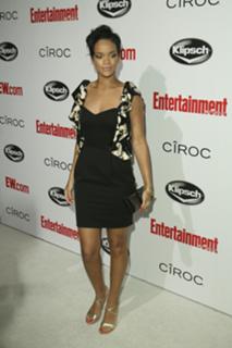 Rihanna feet photo thumbnail