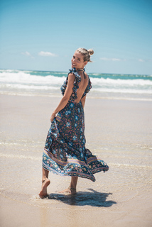 Elsa Pataky feet photo thumbnail