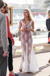 Kimberley Garner feet photo thumbnail