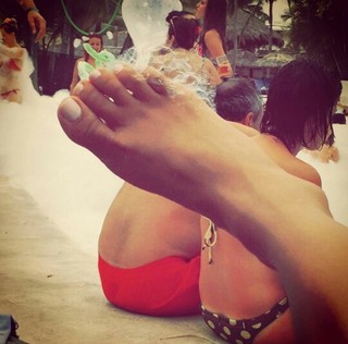 Vida Guerra feet photo thumbnail
