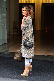 Brooke Burke feet photo thumbnail