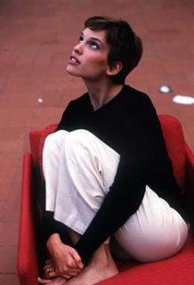 Hilary Swank feet photo thumbnail