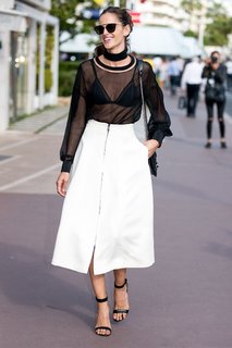 Izabel Goulart feet photo thumbnail