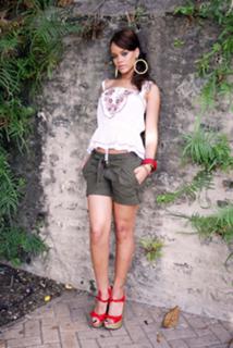 Rihanna feet photo thumbnail