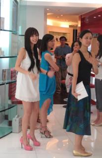 Angelababy feet photo thumbnail