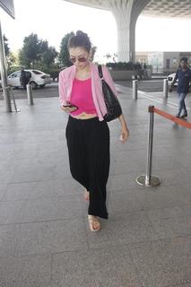 Hansika Motwani feet photo thumbnail