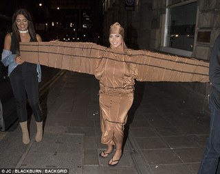 Chloe Ferry feet photo thumbnail