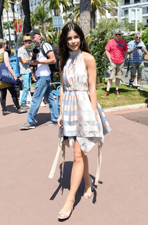 Lena Meyer-Landrut feet photo thumbnail