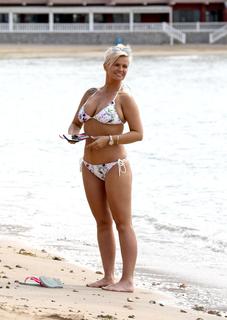 Kerry Katona feet photo thumbnail
