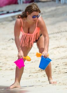 Coleen Rooney feet photo thumbnail