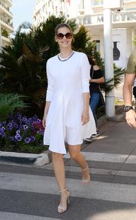 Barbara Palvin feet photo thumbnail