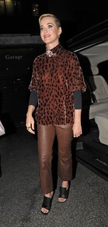 Katy Perry feet photo thumbnail