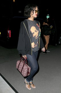 Rihanna feet photo thumbnail