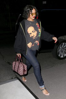 Rihanna feet photo thumbnail