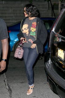 Rihanna feet photo thumbnail