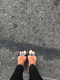 Kelly Bensimon feet photo thumbnail