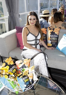 Lea Michele feet photo thumbnail