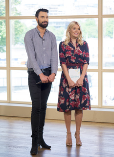 Holly Willoughby feet photo thumbnail