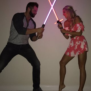Chelsea Green feet photo thumbnail