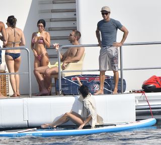Kendall Jenner feet photo thumbnail